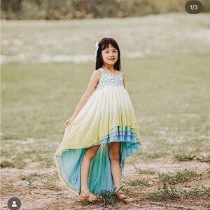 Pleiades Designs Dandelion Floral Stella, 6Y, Like New